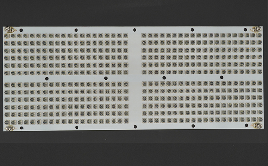 1689045093164625.jpg 太陽能電池片烘干爐LED燈板